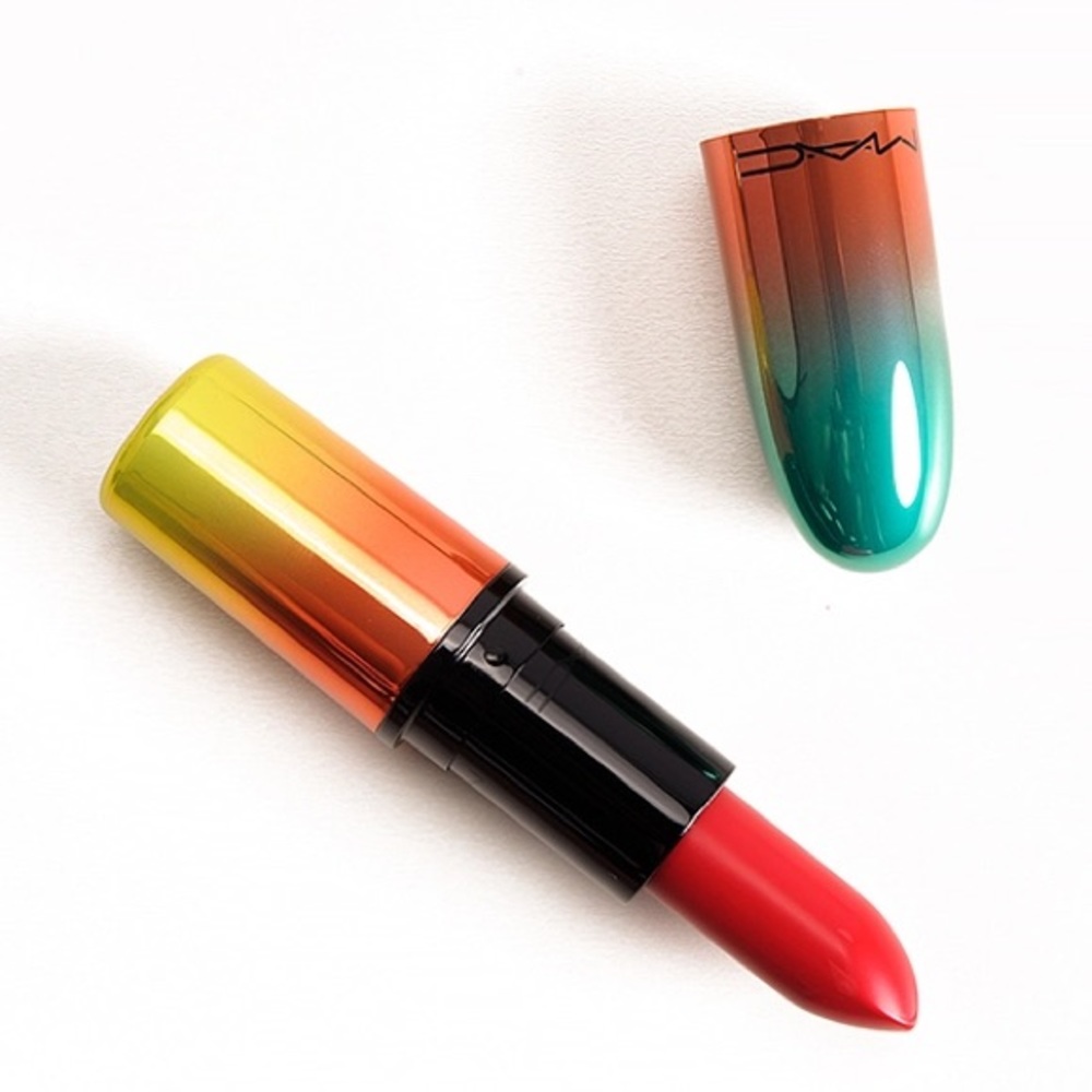 BNIB MAC Wash + Dry Steam Heat Lipstick